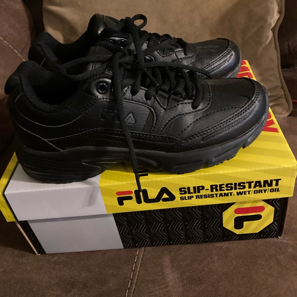 Womens size 7 FILA work shoes